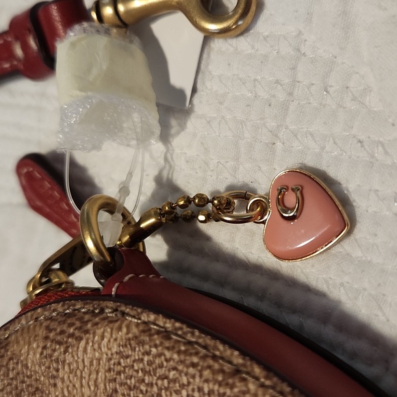 NWT Coach red heart coin change purse new ❤️ with wristlet strap - Picture 2 of 11